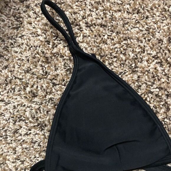 Black triangle bikini top w adjustable straps - Picture 2 of 6